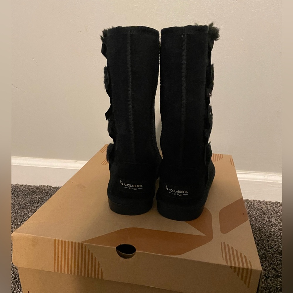 UGG | Victoria Boots Little Kids Sz 1 | Winter | Fall - Picture 2 of 4